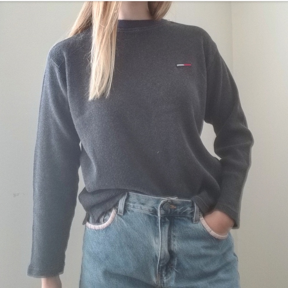 🎉SOLD🎉Tommy Hilfiger Gray Waffle Knit Top - Picture 1 of 4